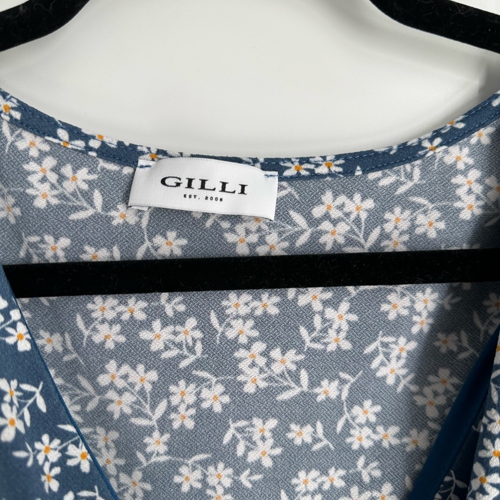 ๐ Gilli blouse - Picture 2 of 4